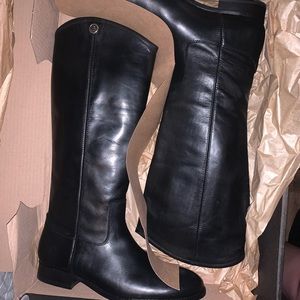 FRYE Melissa Button 2 w9.5
